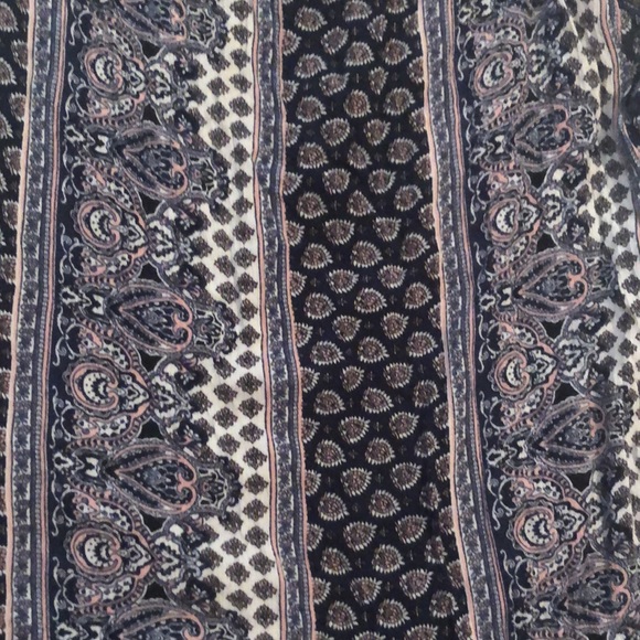 Patterned dress with keyhole back - Picture 2 of 4